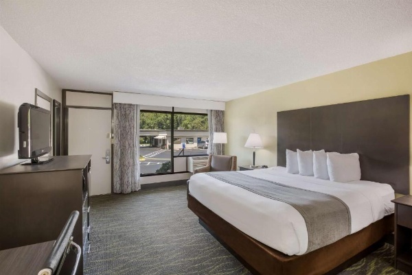 Best Western Asheville -Blue Ridge Parkway image 13